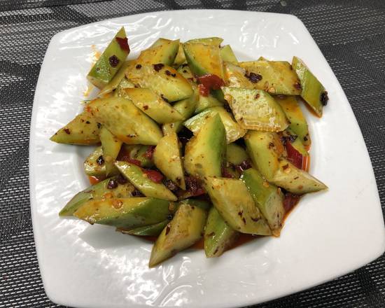38. Cold Cucumber with Chili Sauce 麻辣青瓜